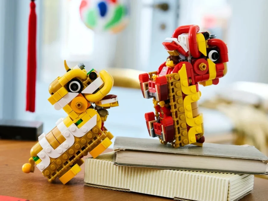 [一月滿額禮] 喜氣洋洋的 40915 舞獅，多達四隻小人偶，新年必收的一組！