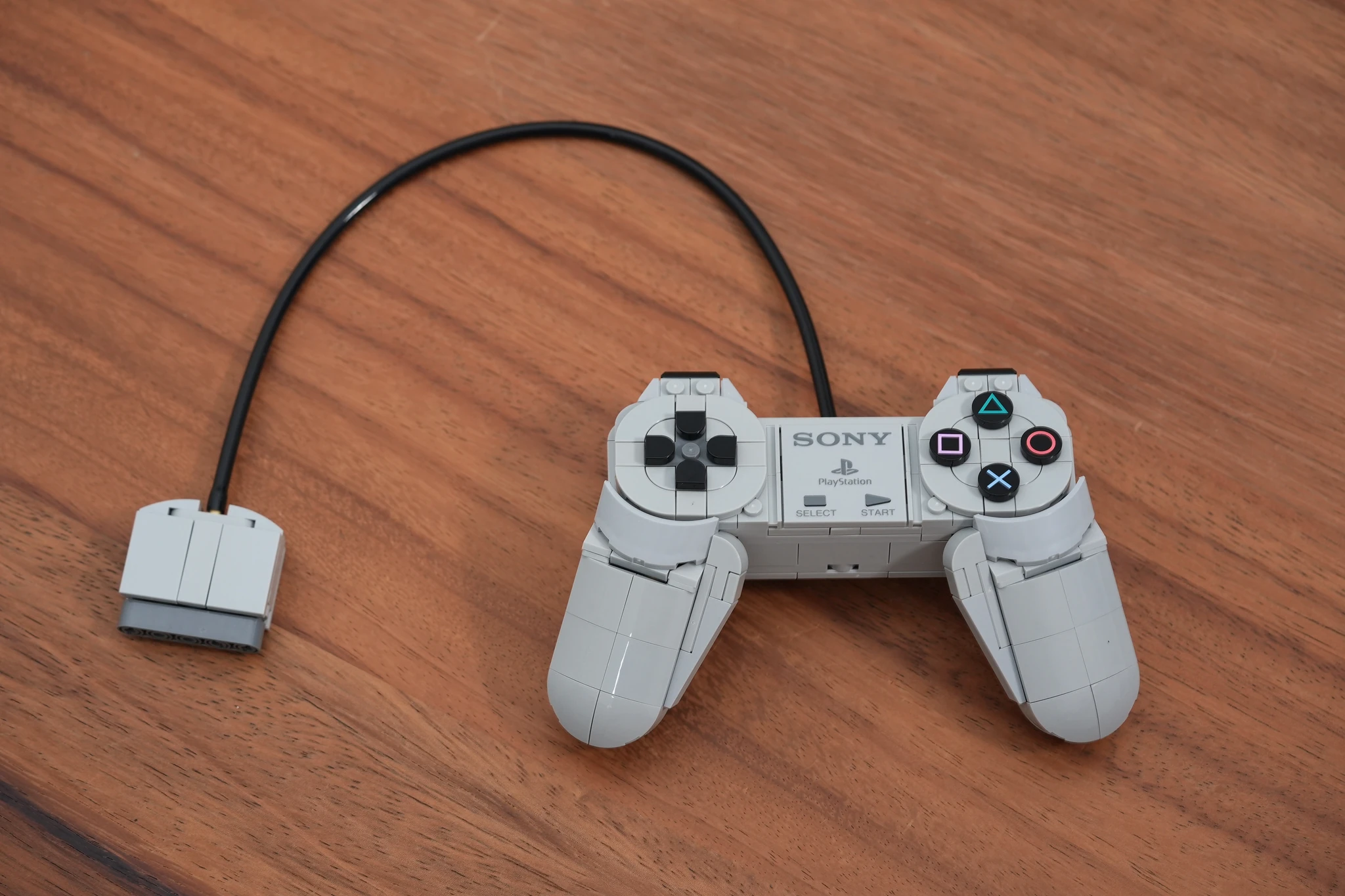 72306 PlayStation™ 磚拼手把與手把線